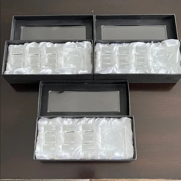 12 Crystal Napkin Rings - Picture 2 of 5